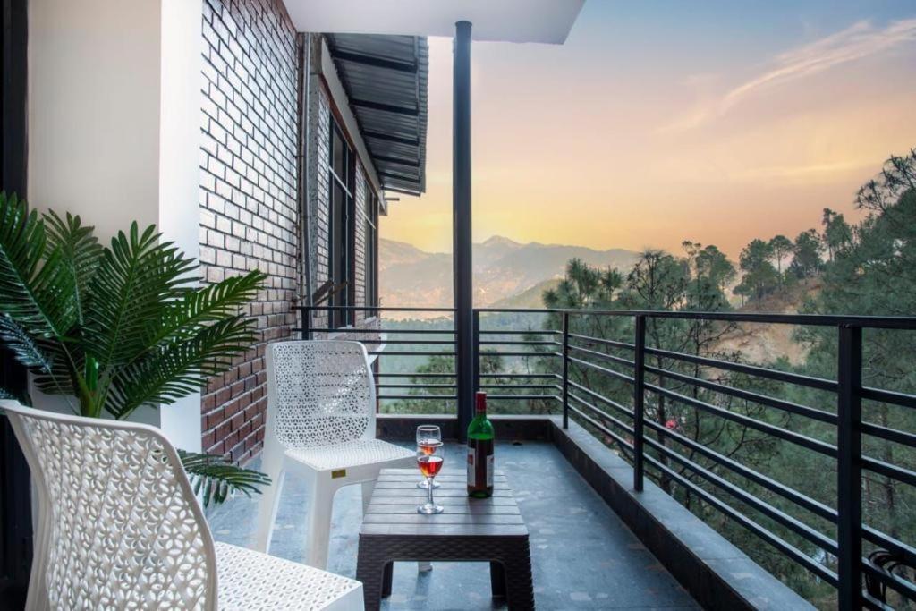 Ferienwohnung Mountain Height Kasauli Exterior foto